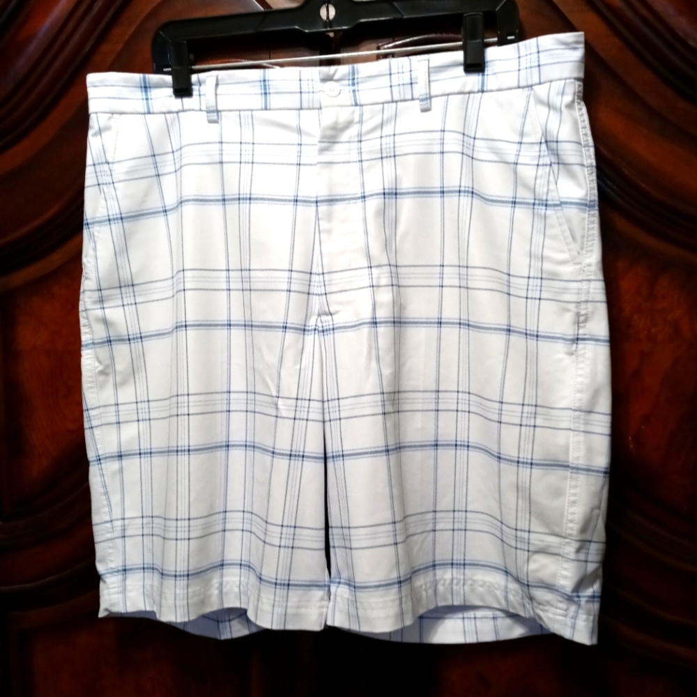 Kirkland brand Golf Shorts 36 white Plaid Hybrid Men's Casual Pants